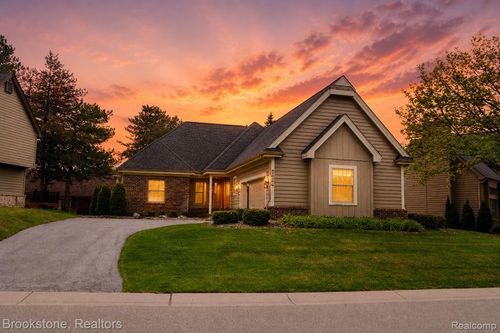 5624 Northcrest Xing, Clarkston, MI, 48346-2749 | Card Image