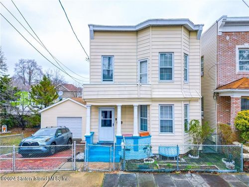 39 Reynolds Street, Staten Island, NY, 10305 | Card Image