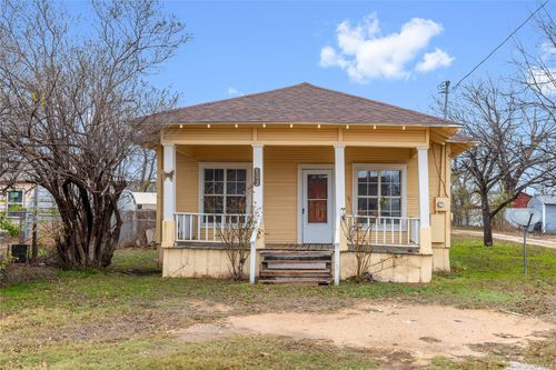 102 E Fitzgerald St, Bangs, TX, 76823-3115 | Card Image
