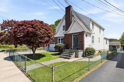 68 Seneca Ave, White Plains, NY, 10603-3228 | Card Image