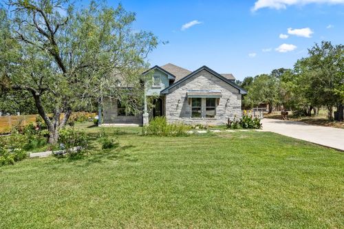 390 Riddle Rd, Cedar Creek, TX, 78612-3373 | Card Image