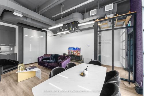 600-333 Bering Ave, Etobicoke, ON, M8Z3A8 | Card Image