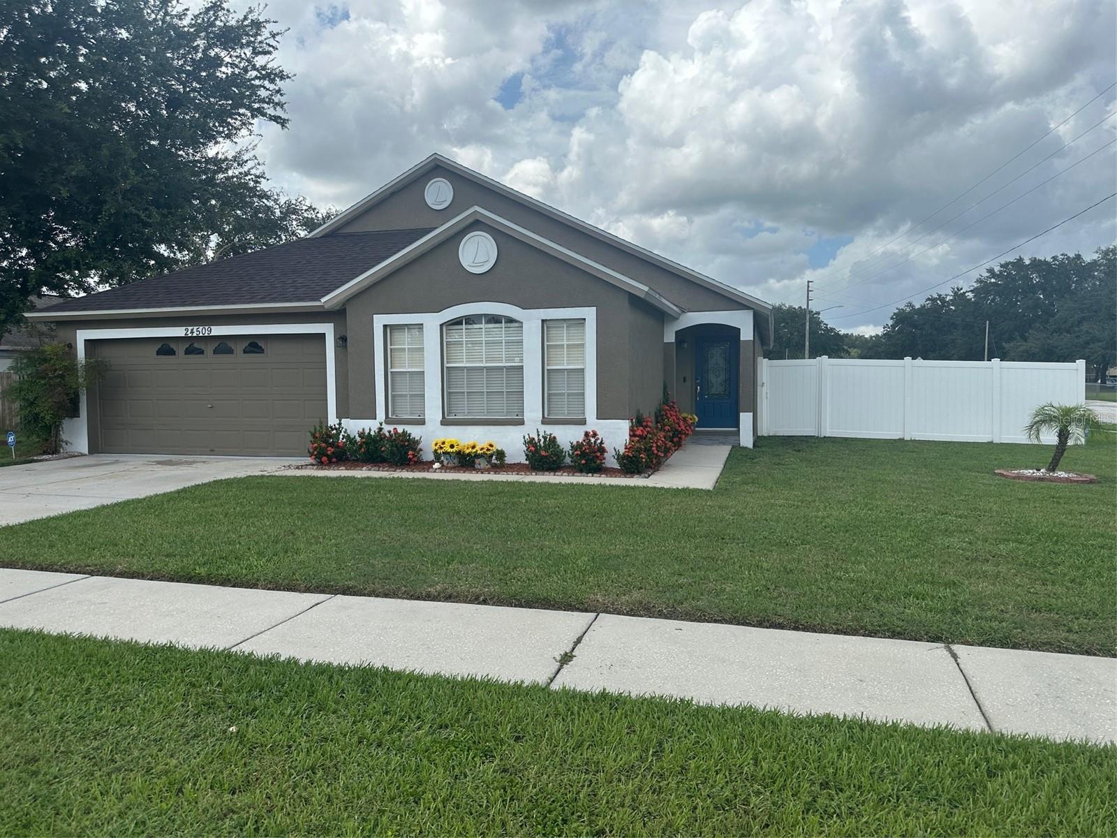 Mistwood Ct, Lutz, FL 33559