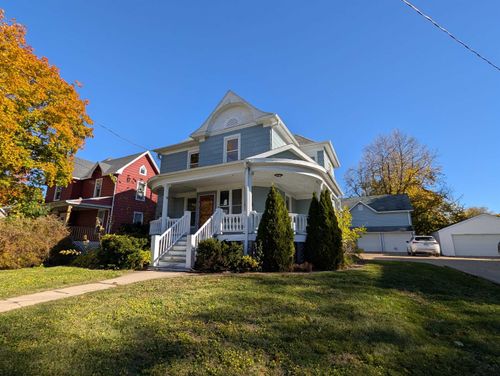 305 Garfield St, Harvard, IL, 60033-3123 | Card Image