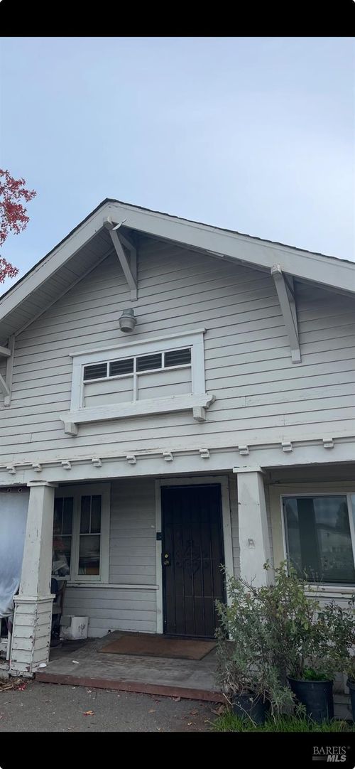 588 Roseland Ave, Santa Rosa, CA, 95407-6837 | Card Image