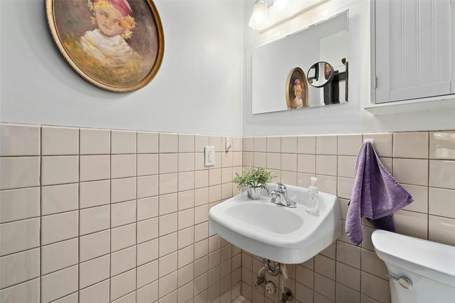 702 S Groos St, House other with 3 bedrooms, 2 bathrooms and 4 parking in Kyle TX | Image 16