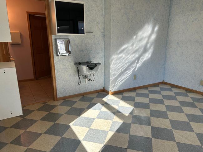 Bedroom toward main bath | Image 8