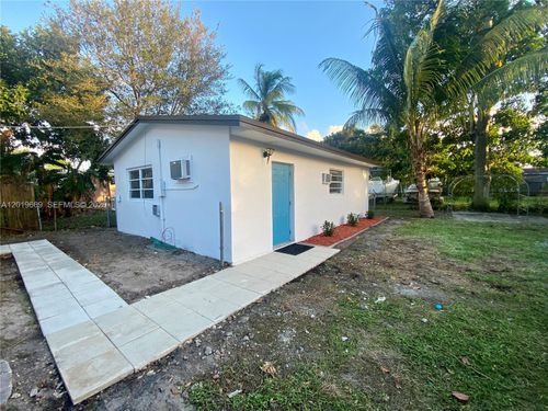 rear-guest-house-2512 Grant St, Hollywood, FL, 33020 | Card Image
