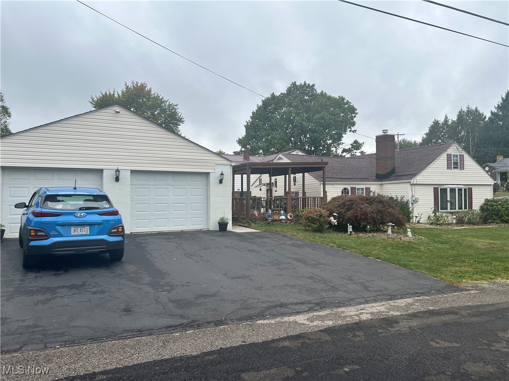 Shadylane Dr, East Liverpool, OH 43920