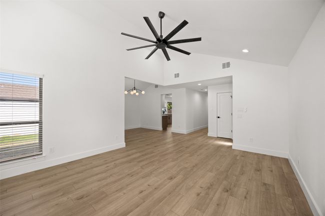 2116 Trellis Pl, Home with 3 bedrooms, 2 bathrooms and null parking in Richardson TX | Image 5