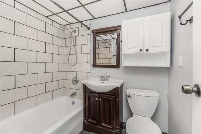 Bathroom | Image 10