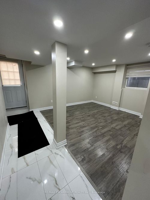 basement-318 Bessborough Dr, Milton, ON, L9T8P5 | Card Image