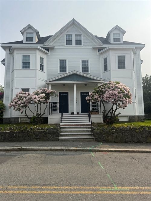 apt-3-22 Village St, Marblehead, MA, 01945-2270 | Card Image