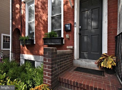 435 Walnut St, POTTSTOWN, PA, 19464-5611 | Card Image