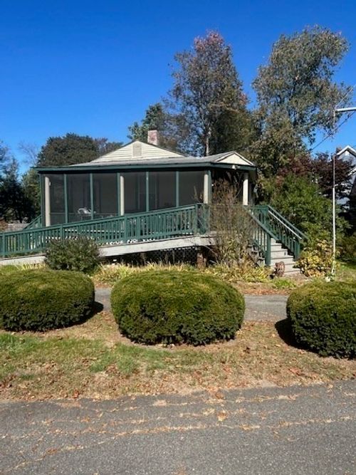 316 Davis St, Greenfield, MA, 01301-1921 | Card Image