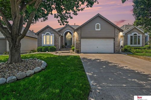 10022 S 172 Circle, Omaha, NE, 68136 | Card Image