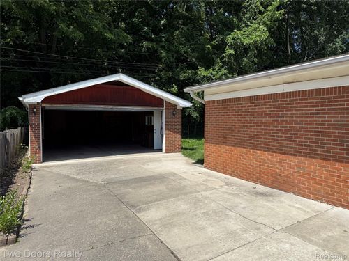 1353 Moulin Ave, Madison Heights, MI, 48071-4834 | Card Image
