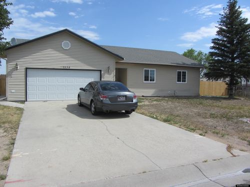 1138 Riverbend Dr, Douglas, WY, 82633-2045 | Card Image