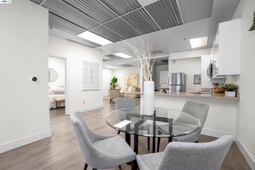 b-850 Grand Ave, Oakland, CA, 94612-2326 | Card Image