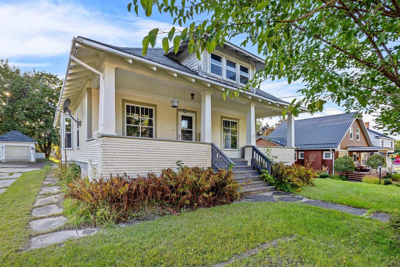 Woodlawn Ave, Gillett, WI 54124