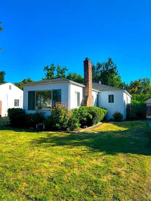 648 3rd Ave, Sacramento, CA, 95818-3328 | Card Image