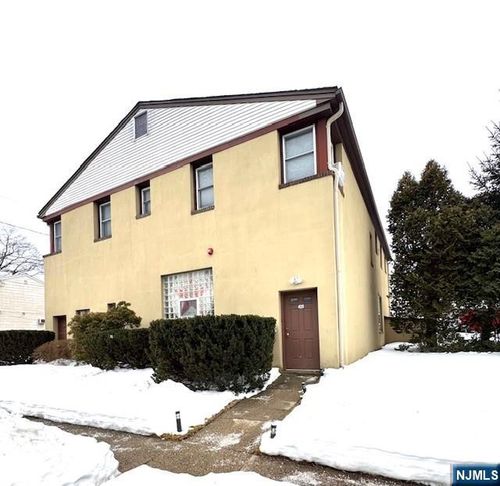 425 New Milford Ave, Dumont, NJ, 07628-2131 | Card Image