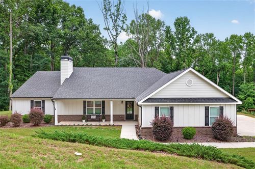 561 Oconee Ln, Commerce, GA, 30529-4183 | Card Image