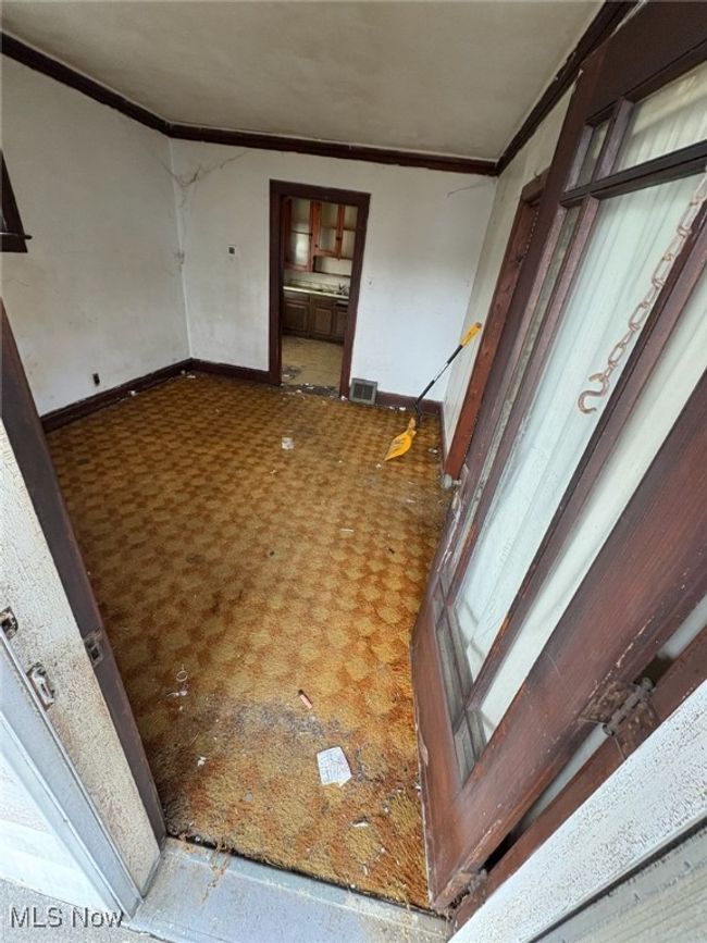 3180 E 134th St Cleveland, OH 44120 is a Duplex that needs a little TLC. Each unit has 2 bedrooms and 1 bathroom. One unit is on the first floor and the other on the second. | Image 6