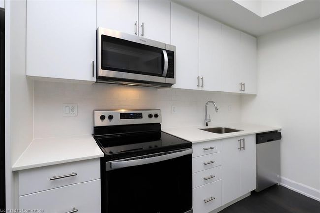202 - 3200 William Coltson Ave, House attached with 1 bedrooms, 1 bathrooms and 1 parking in Oakville ON | Image 10