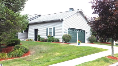 29-3763 Creekside Dr, Traverse City, MI, 49684-7244 | Card Image