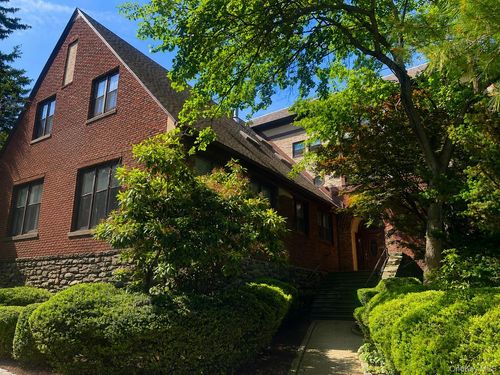 h-55 W Hartsdale Ave, Hartsdale, NY, 10530-1621 | Card Image