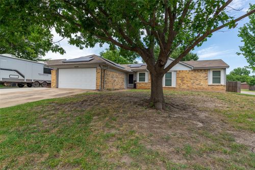 6700 Sunnybank Dr, Fort Worth, TX, 76137-1831 | Card Image