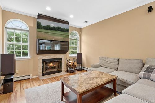 22 Embassy Rd, Selden, NY, 11784-2295 | Card Image