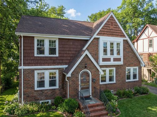 17 Ireland Rd, Newton, MA, 02459-1209 | Card Image