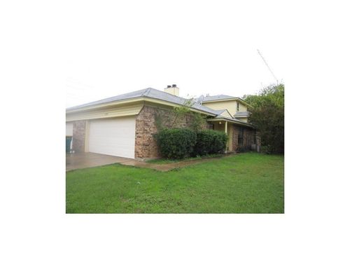 1755 Carrington Dr, Glenn Heights, TX, 75154-8621 | Card Image