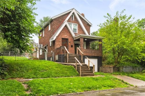 233 E 21st Ave, Munhall, PA, 15120-2523 | Card Image