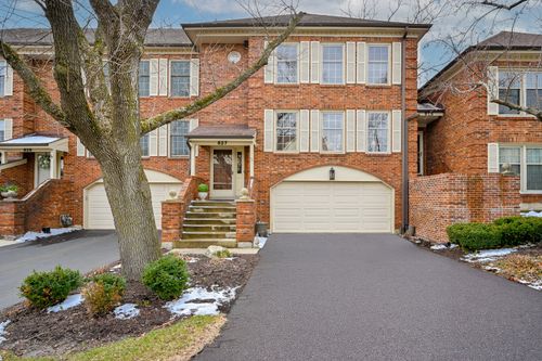827 N Driveway, Glen Ellyn, IL, 60137-6160 | Card Image