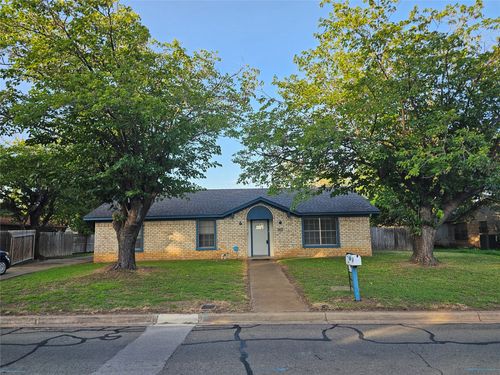 917 Rambler Dr, Waco, TX, 76710-4047 | Card Image