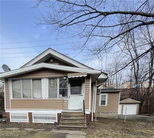 875 E 131st St, Cleveland, OH, 44108-2063 | Card Image