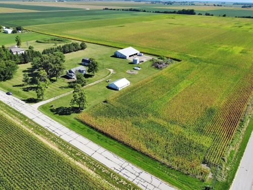 940 S Gonnam Rd, Verona, IL, 60479-8051 | Card Image