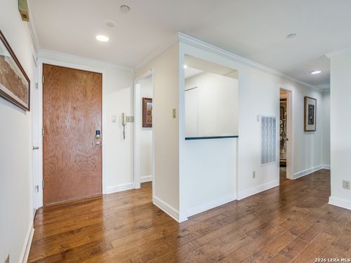 apt-905-7887 Broadway, San Antonio, TX, 78209-2538 | Card Image