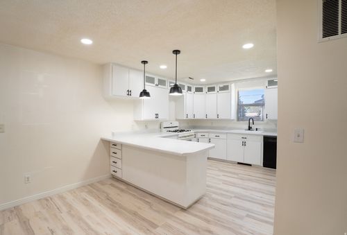 470 N 400 E, Roosevelt, UT, 84066-2459 | Card Image