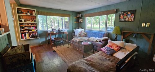 122 2nd Ave, Narrowsburg, NY, 12764-6031 | Card Image