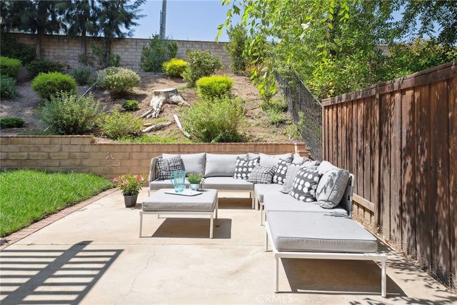 Several seating areas | Image 39