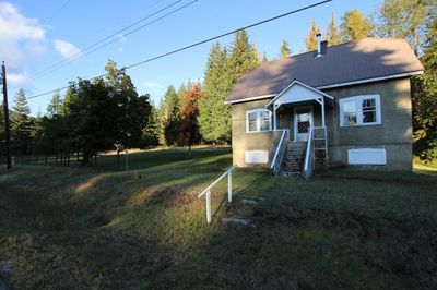 431 Alexander Rd, House other with 4 bedrooms, 1 bathrooms and 4 parking in Nakusp BC | Image 2