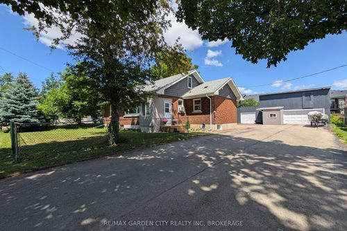 222 Ridgeway Rd, Ridgeway, ON, L0S1B0 | Card Image