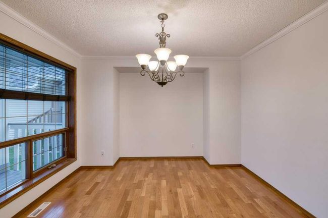 321 Douglas Ridge Pl Se, House detached with 3 bedrooms, 2 bathrooms and 2 parking in Calgary AB | Image 12