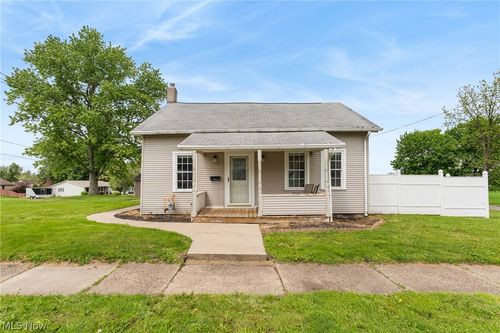 2906 Lincoln Way Nw, Massillon, OH, 44647-5204 | Card Image