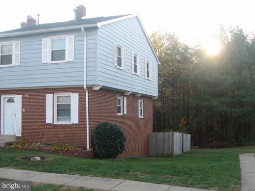 b-4320 Eileen Ct, WOODBRIDGE, VA, 22193-2670 | Card Image