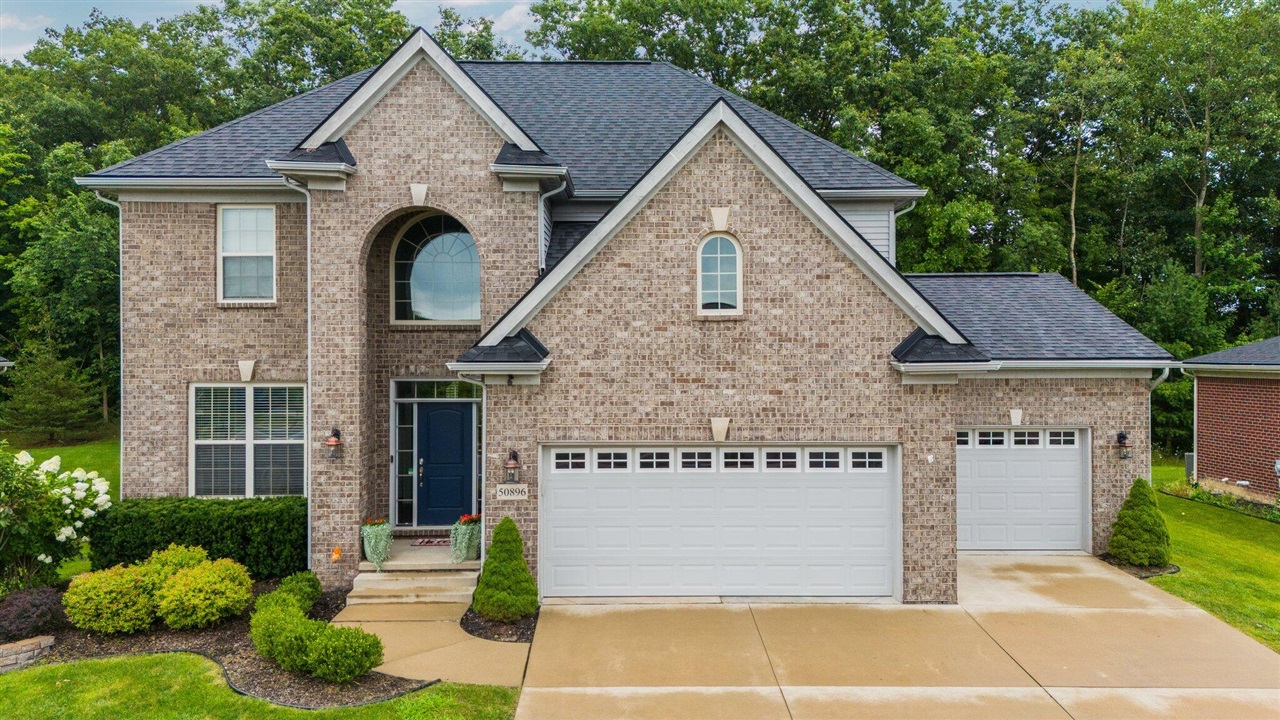 Sevilla Cir, Novi, MI 48374